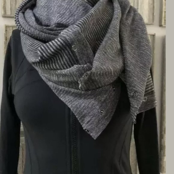 Lululemon Vinyasa Scarf - Picture 5 of 5